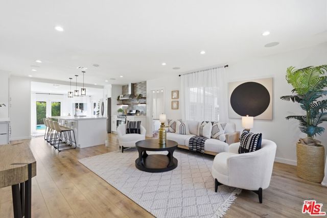 17320 Tiara Street, Encino (los Angeles), CA 91316