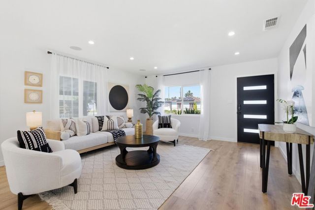 17320 Tiara Street, Encino (los Angeles), CA 91316