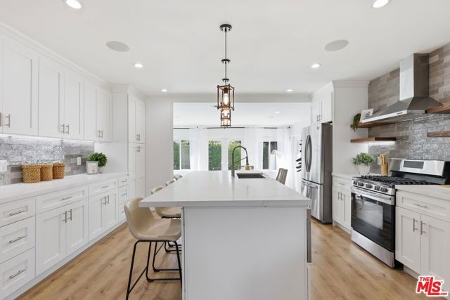 17320 Tiara Street, Encino (los Angeles), CA 91316