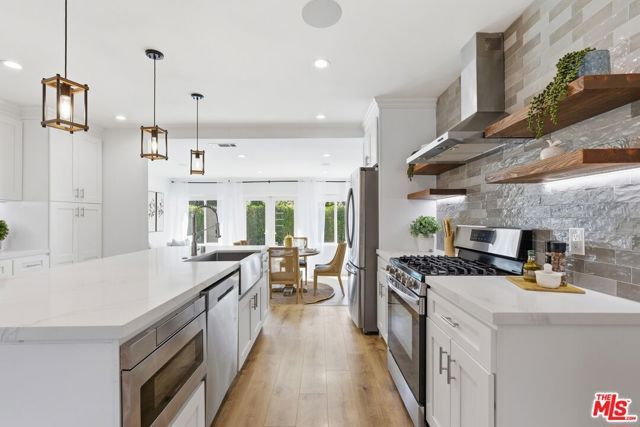 17320 Tiara Street, Encino (los Angeles), CA 91316