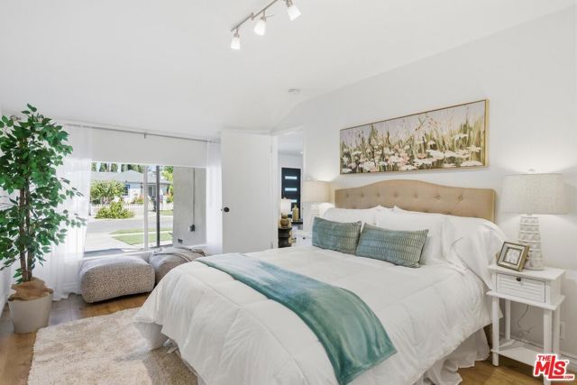 17320 Tiara Street, Encino (los Angeles), CA 91316