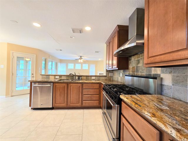 134 W Greywing Circle, The Woodlands, TX 77382