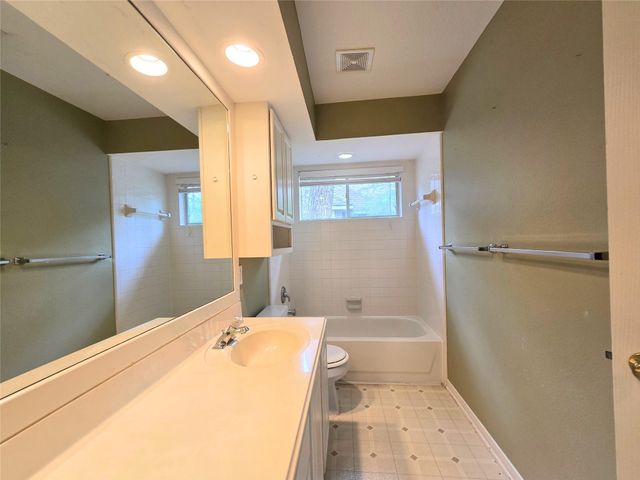 134 W Greywing Circle, The Woodlands, TX 77382