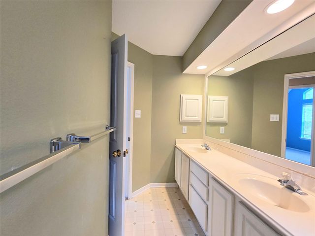 134 W Greywing Circle, The Woodlands, TX 77382