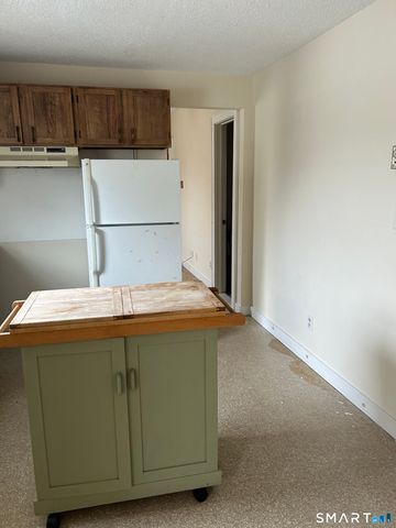 14 Pleasant Street, Danbury, CT 06811