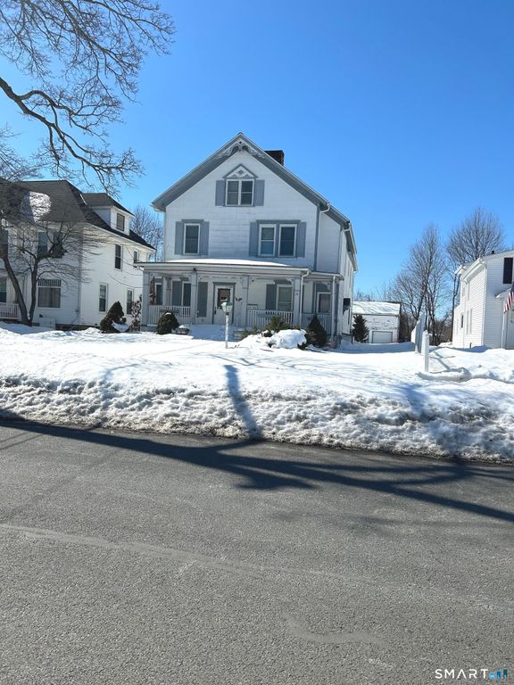 14 Pleasant Street, Danbury, CT 06811