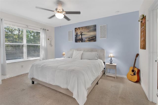 813 OAK HOLLOW LOOP, Deland, FL 32724