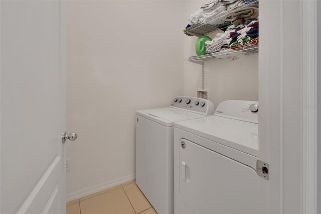 813 OAK HOLLOW LOOP, Deland, FL 32724