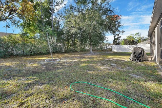 813 OAK HOLLOW LOOP, Deland, FL 32724