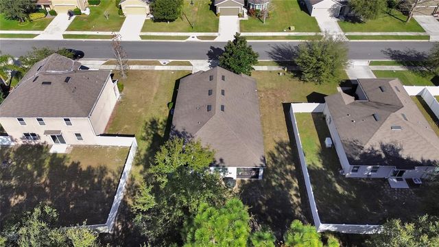 813 OAK HOLLOW LOOP, Deland, FL 32724