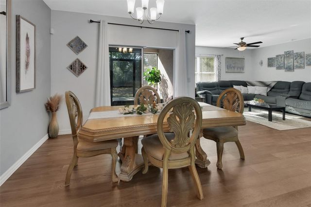 813 OAK HOLLOW LOOP, Deland, FL 32724