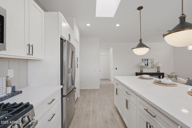 22408 N LAS VEGAS Drive, Sun City West, AZ 85375