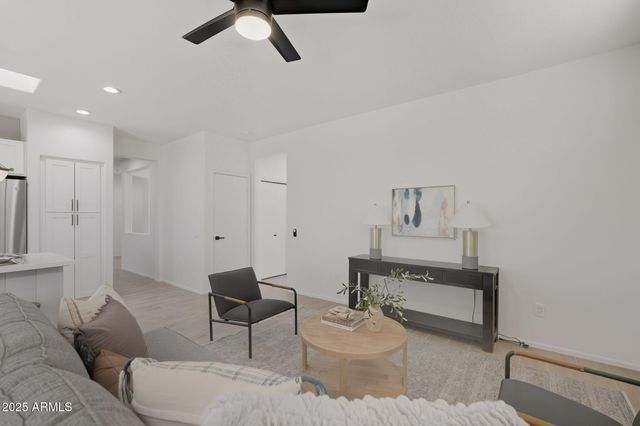 22408 N LAS VEGAS Drive, Sun City West, AZ 85375