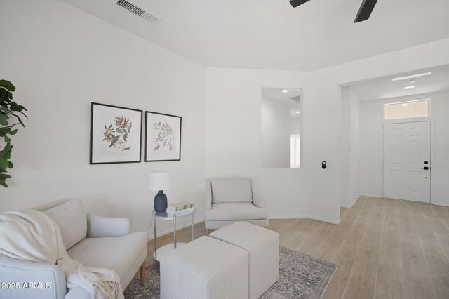 22408 N LAS VEGAS Drive, Sun City West, AZ 85375