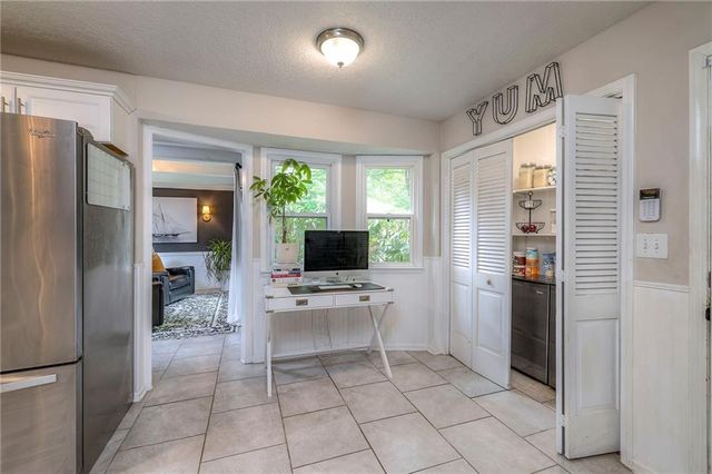 10501 Sagamore Road, Leawood, KS 66206