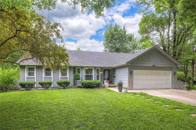 10501 Sagamore Road, Leawood, KS 66206