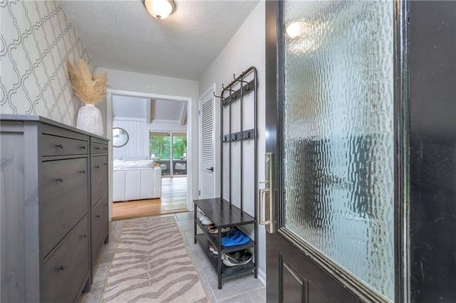 10501 Sagamore Road, Leawood, KS 66206