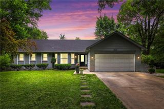 10501 Sagamore Road, Leawood, KS 66206