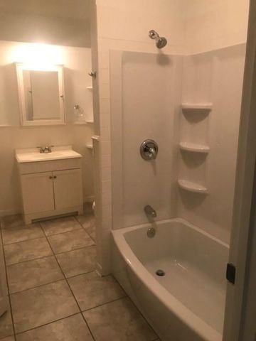 151 Oak Drive, Lake Jackson, TX 77566
