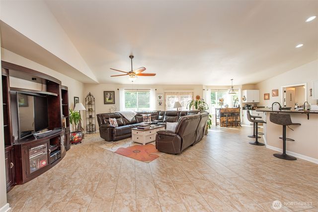 192 Michael Earl Way, Sequim, WA 98382