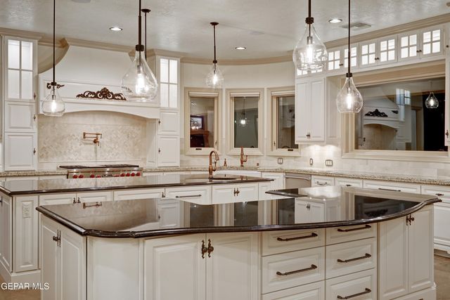 7 CIELO DEL ESTE, Anthony, NM 88021