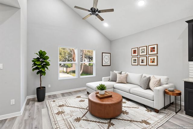 930 Gladstone, San Antonio, TX 78225