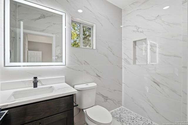 930 Gladstone, San Antonio, TX 78225