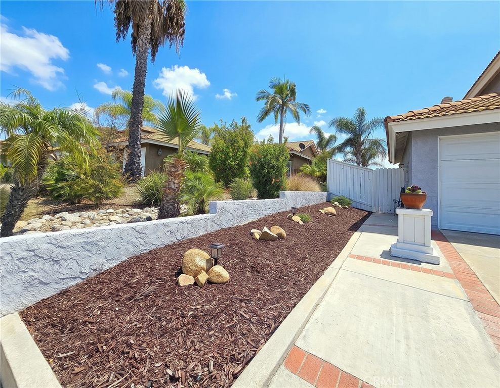 39800 Highbury, Murrieta, CA 92563 — photo 2