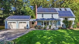 31 Bow St, Carver, MA 02330