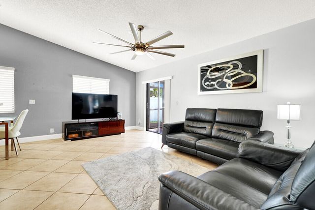 10090 SW 16th Place, Davie, FL 33324