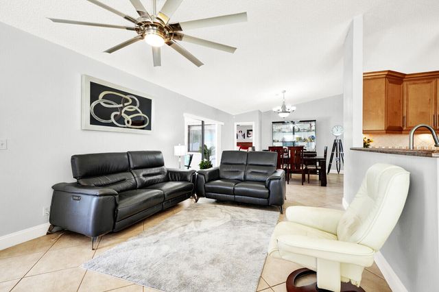 10090 SW 16th Place, Davie, FL 33324