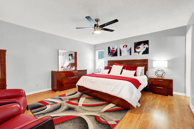 10090 SW 16th Place, Davie, FL 33324