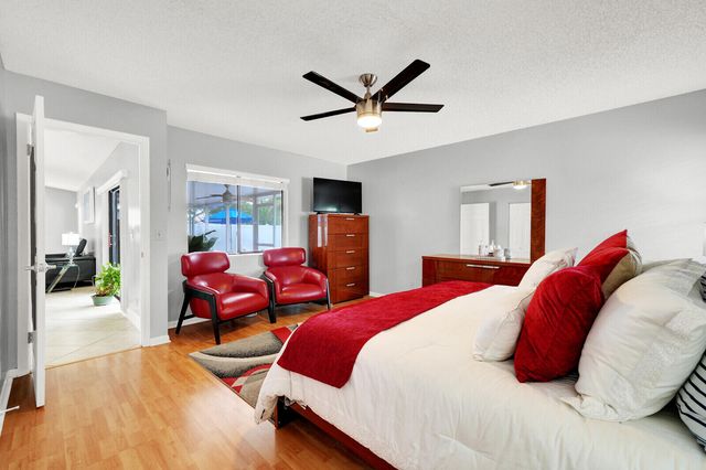 10090 SW 16th Place, Davie, FL 33324