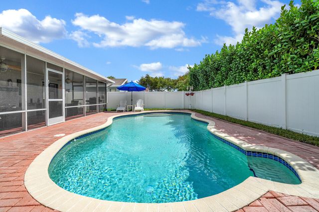 10090 SW 16th Place, Davie, FL 33324