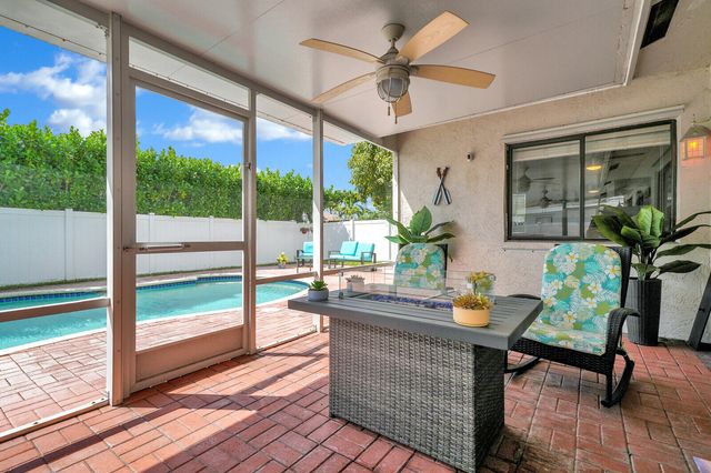 10090 SW 16th Place, Davie, FL 33324