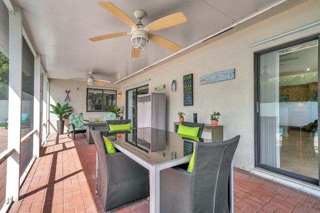 10090 SW 16th Place, Davie, FL 33324