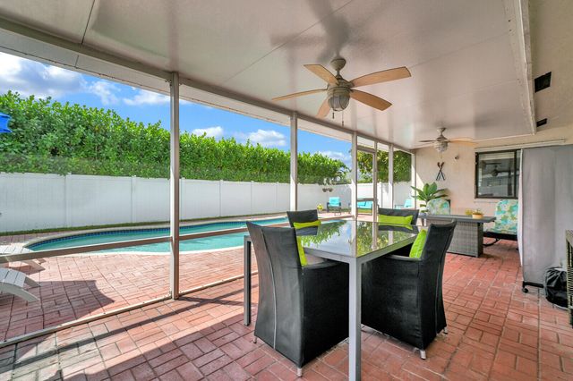 10090 SW 16th Place, Davie, FL 33324