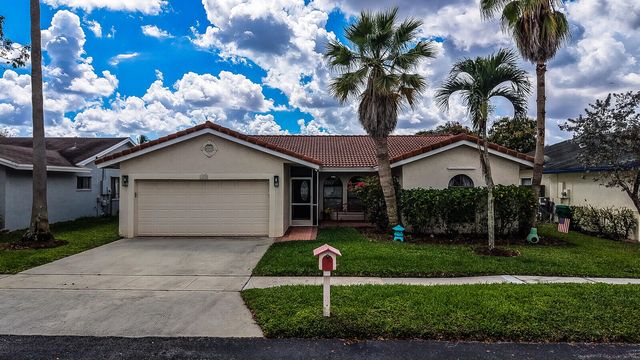 10090 SW 16th Place, Davie, FL 33324