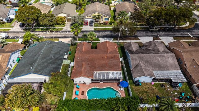 10090 SW 16th Place, Davie, FL 33324