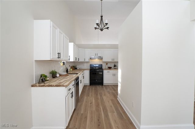 264 Finchfield Circle, Macedonia, OH 44056