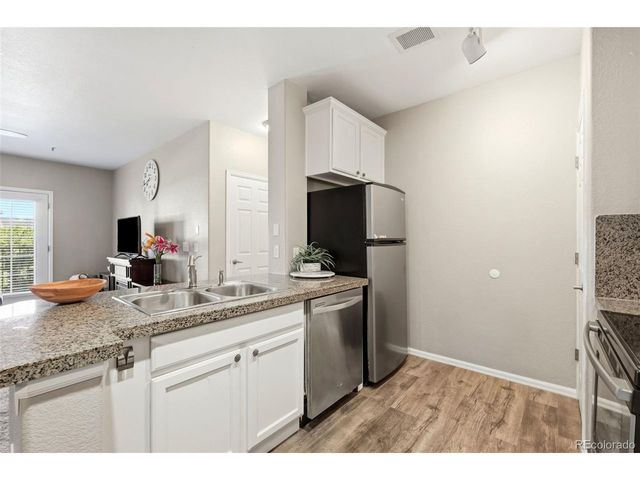 2705 S Danube Way 201, Aurora, CO 80013