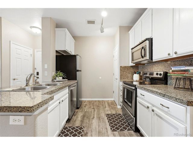 2705 S Danube Way 201, Aurora, CO 80013
