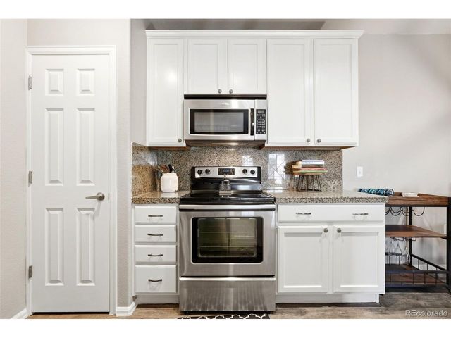 2705 S Danube Way 201, Aurora, CO 80013