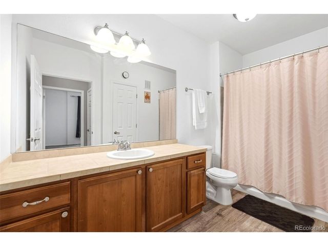 2705 S Danube Way 201, Aurora, CO 80013