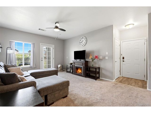 2705 S Danube Way 201, Aurora, CO 80013