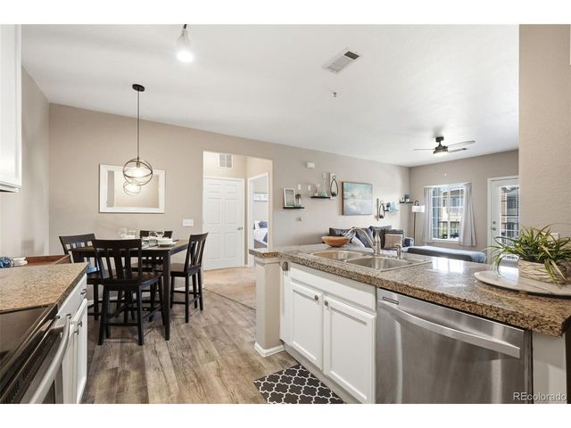 2705 S Danube Way 201, Aurora, CO 80013
