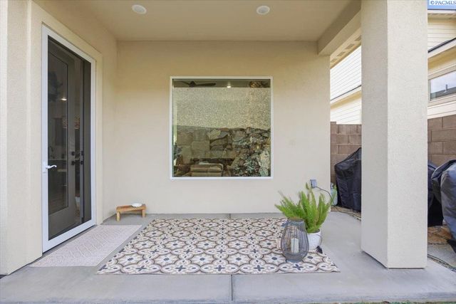 6678 W 24th Ave, Kennewick, WA 99338