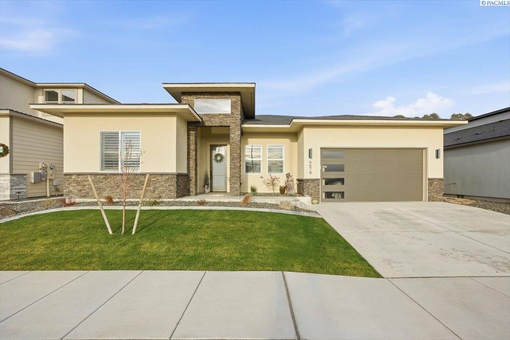 6678 W 24th Ave, Kennewick, WA 99338