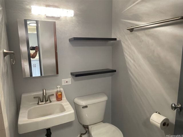 1511 Nuuanu Avenue 232, Honolulu, HI 96817