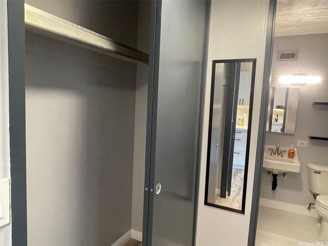 1511 Nuuanu Avenue 232, Honolulu, HI 96817